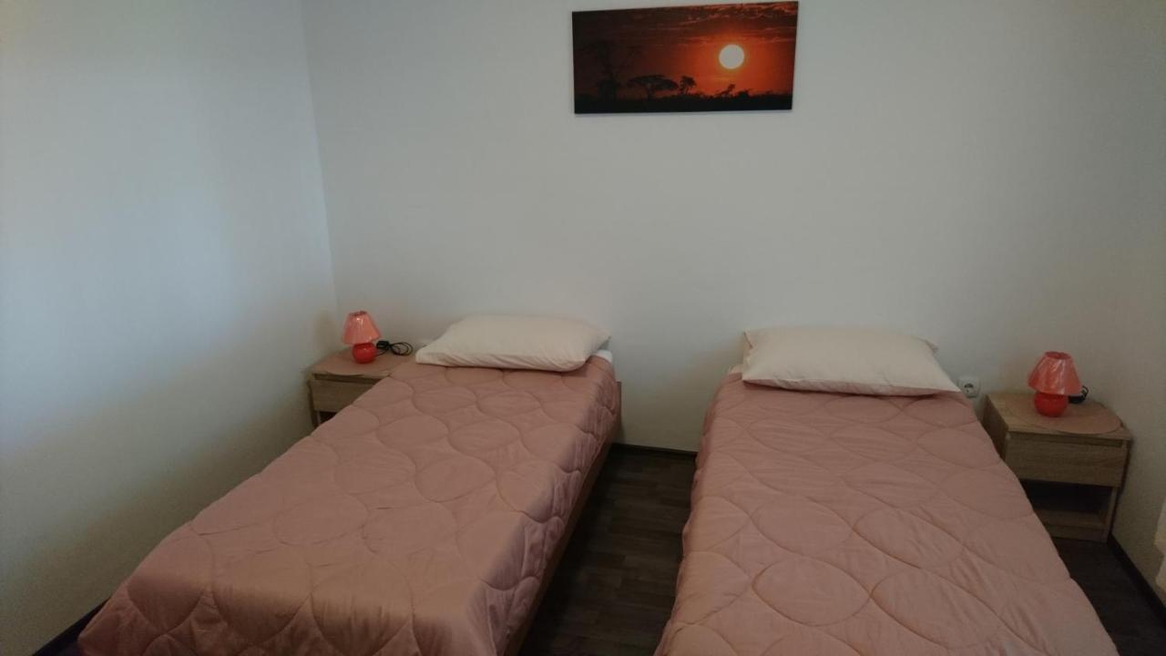 Apartman Vuleta Ražanac Buitenkant foto