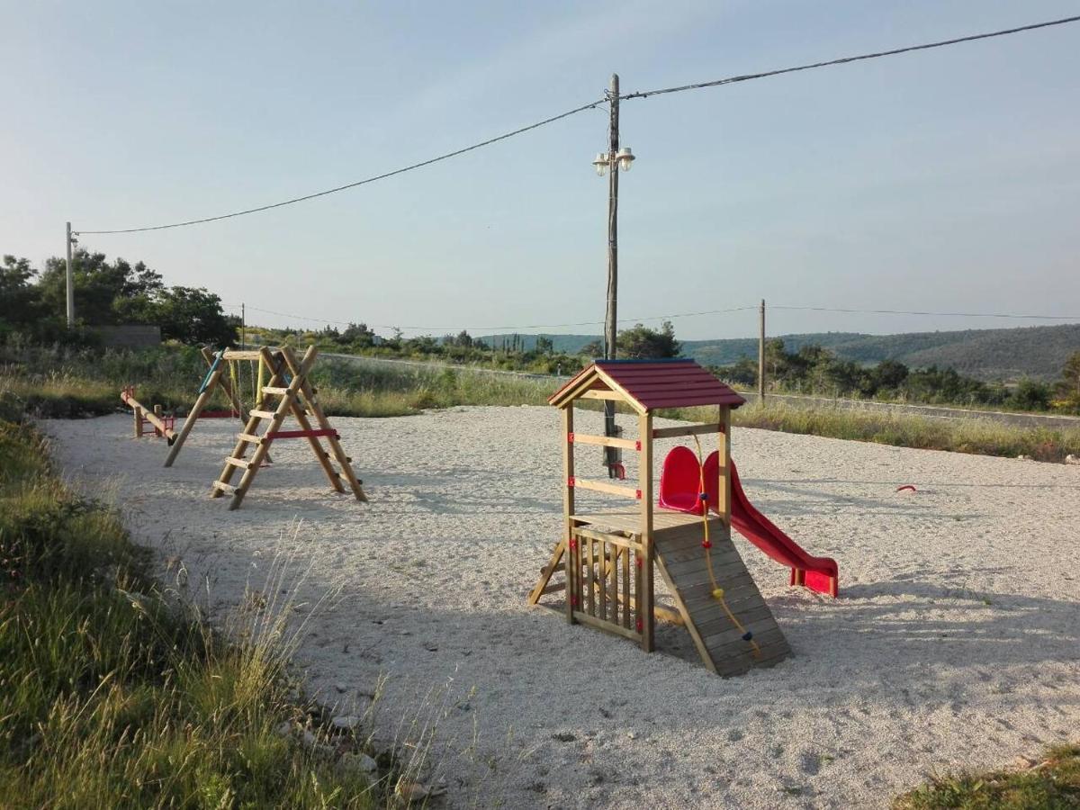 Apartman Vuleta Ražanac Buitenkant foto