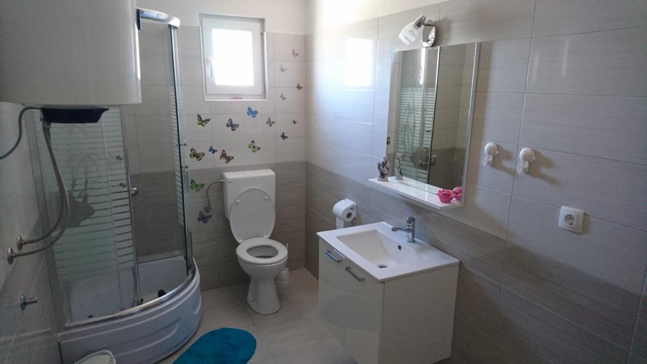 Apartman Vuleta Ražanac Buitenkant foto